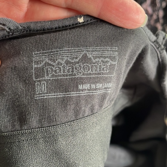 Patagonia tank top size medium - Picture 3 of 4